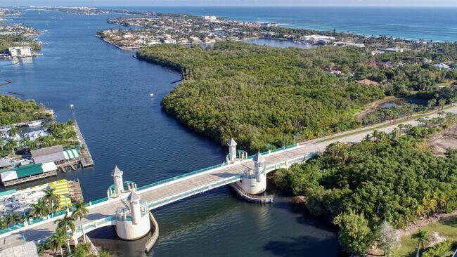 Photo - 200 Horizons W