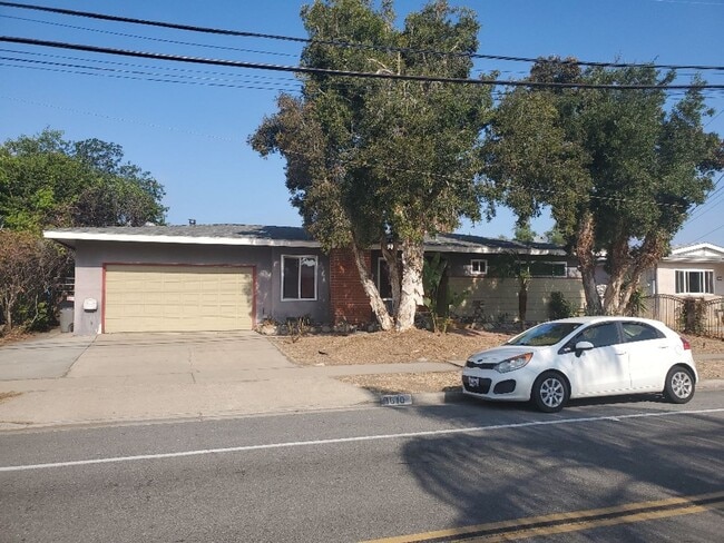 Building Photo - Three Bedroom Home in Lemon Grove