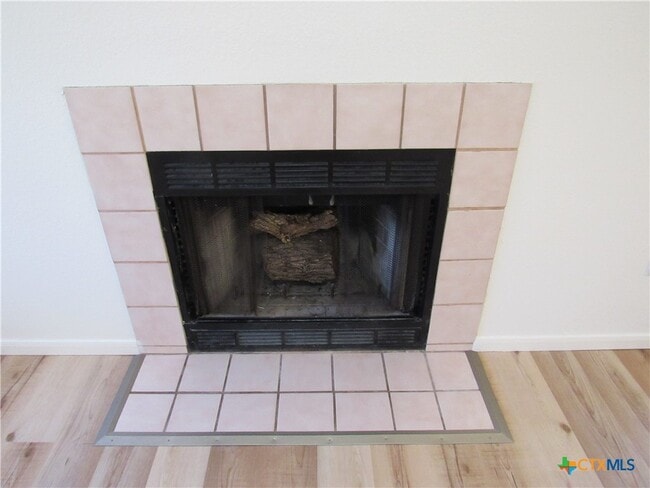 3004 Honeysuckle Cir
