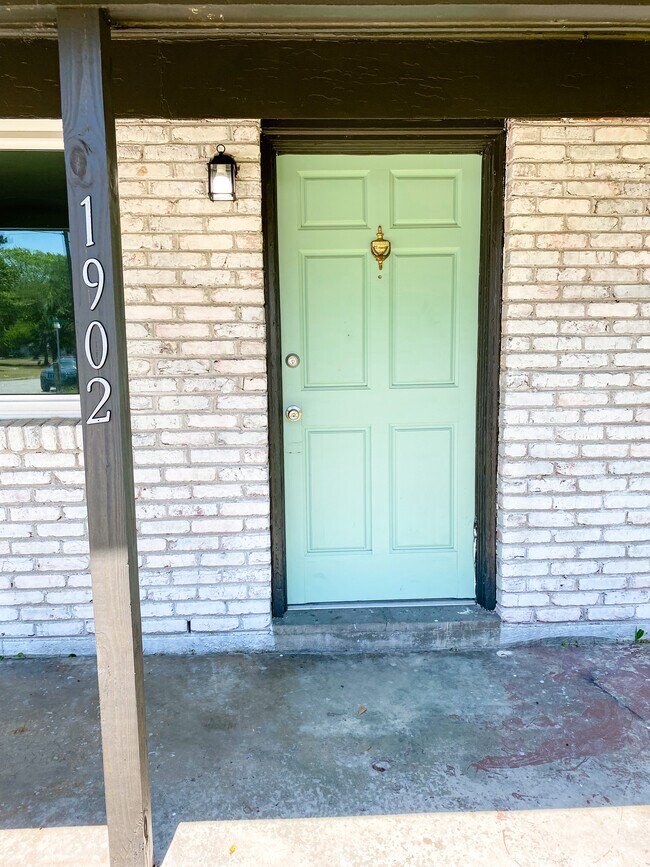 Photo - E 56th