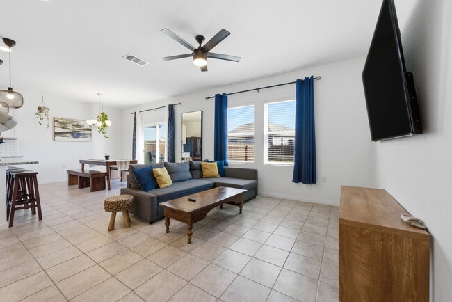 Photo - 13011 Tarland St