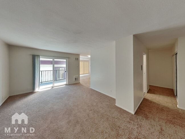 Photo - 240 Athol Ave Unit 302