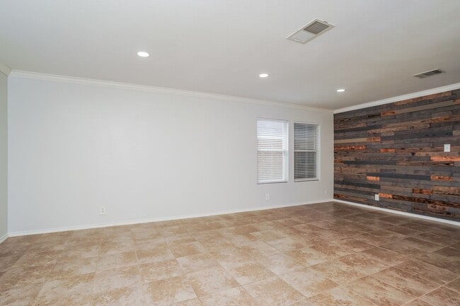 Photo - Large 5 Bedroom! Move in Ready!