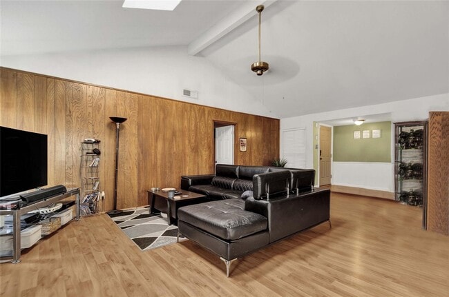 Photo - 8514 Rowan Ln