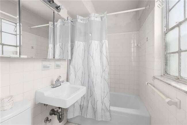 Photo - 240 E 55th St Unit 9H