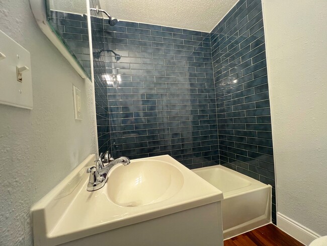 Photo - 1405 Claudia Spencer St