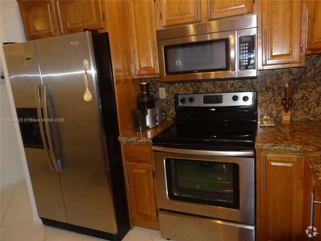 Building Photo - 600 Three Islands Boulevard Unit 817 Rental