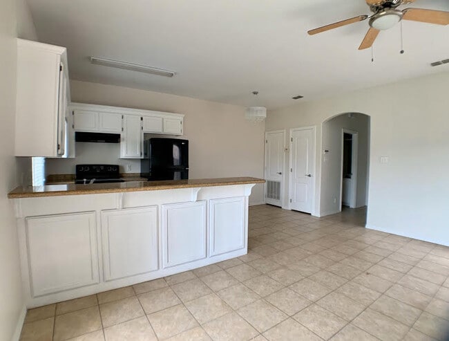 Photo - 2723 Nassau St