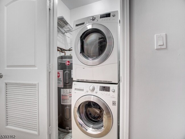 Photo - 70 S Munn Ave