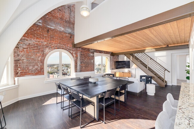 2BR, 2BA - 1,463SF - Dining Room/Living Room