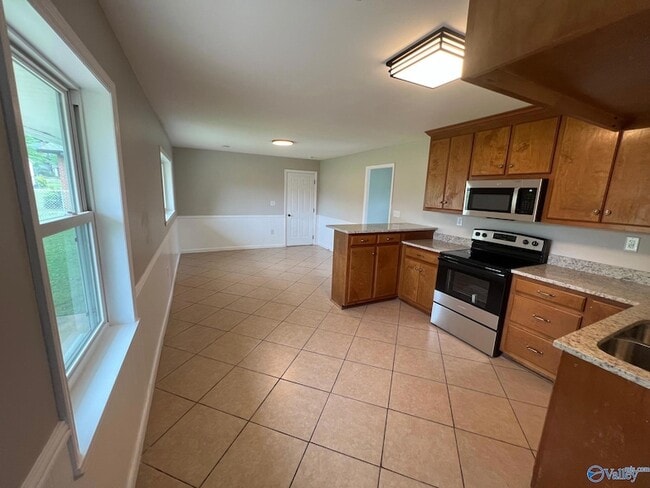 Photo - 2211 Penhall Dr NE
