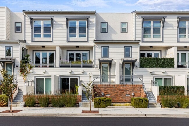 Photo - Modern Furnished Townhome in Downtown Napa