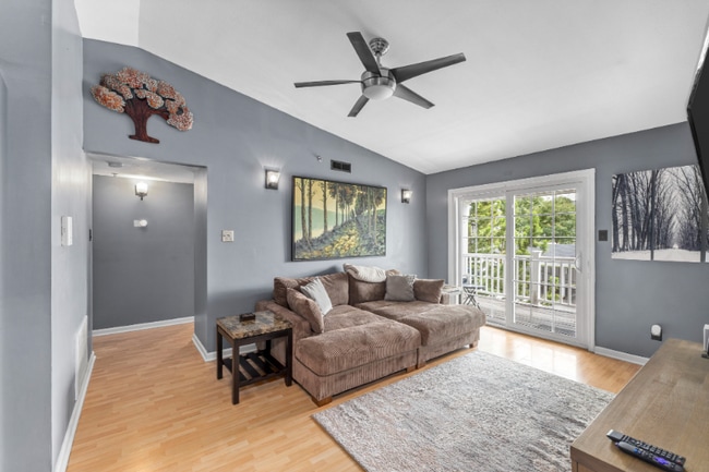 Photo - 905 Hanna Pl Ct Unidad A