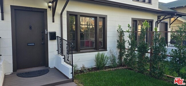 Photo - 1446 Calumet Ave