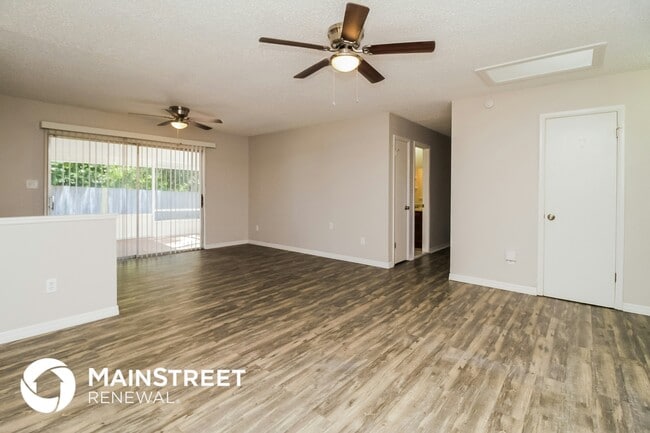Photo - 1102 E Normandy Blvd