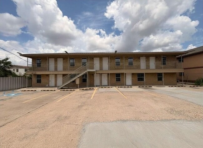 Building Photo - 4018 San Agustin Ave Unit L