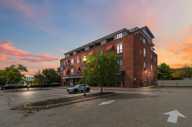 Building Photo - 70 Church St Unit 201 Rental