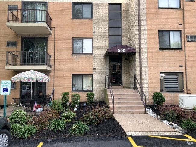 Building Photo - 1575 W Street Rd Rental