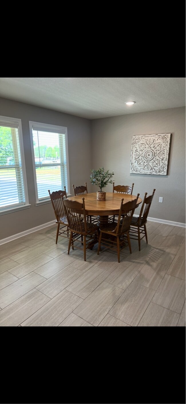 210 Oak Ct