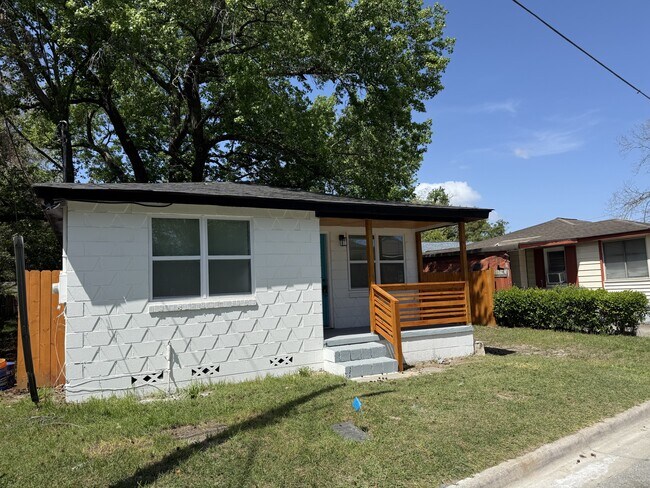 Photo - 239 Jenks St