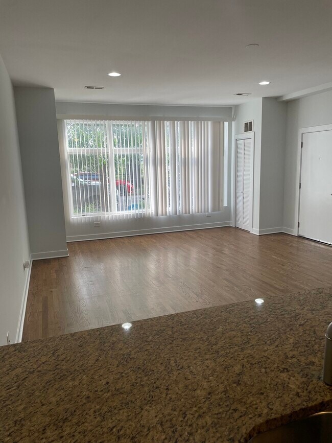 Photo - 3128 W Walton St Unit 1