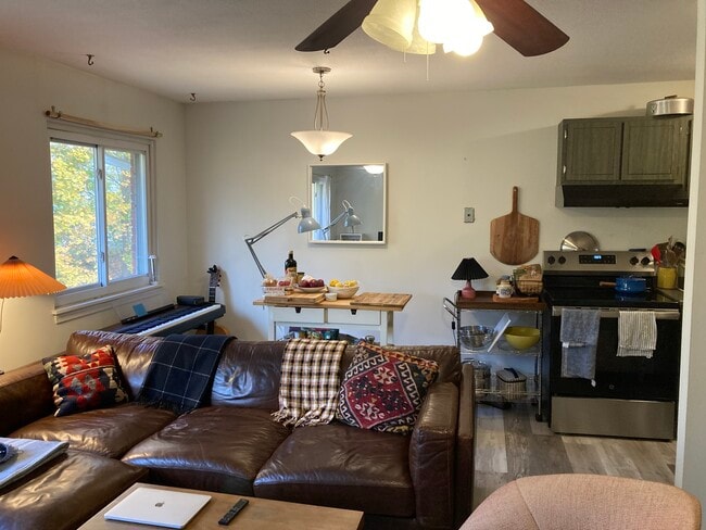 Photo - 74 Barrett St Unit #306 Coachlight