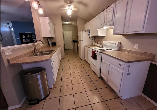 Photo - 518 N Juneau Ave