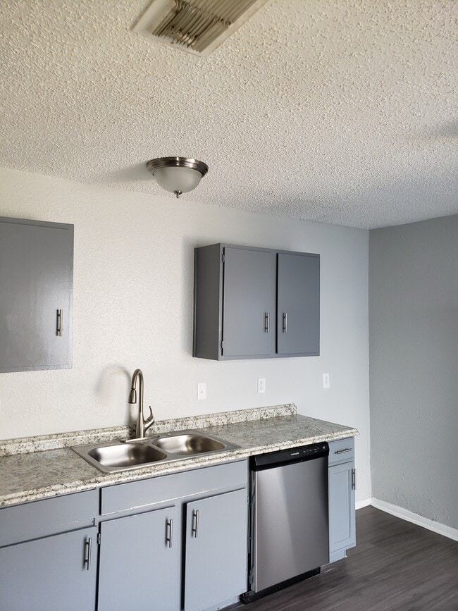 Photo - 4883 Aspen Wood Dr,