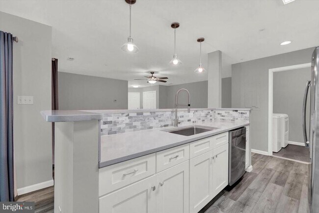 Photo - 2406 Ellsworth Way Unit 1B