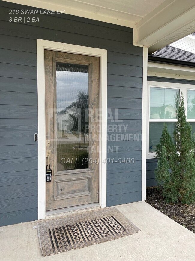 Photo - 216 Swan Lake