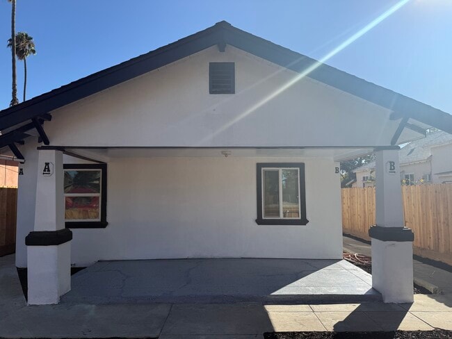 Building Photo - 1015 4th St Unit A and B Rental