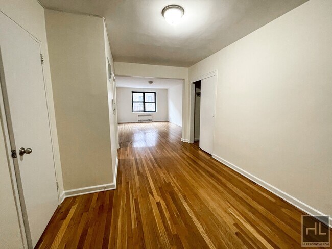 34-15 PARSONS BOULEVARD - 34-15 PARSONS BOULEVARD Apartment Unit 7G