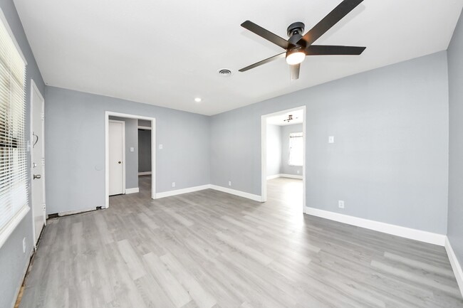 Photo - 5606 Elmlawn Dr