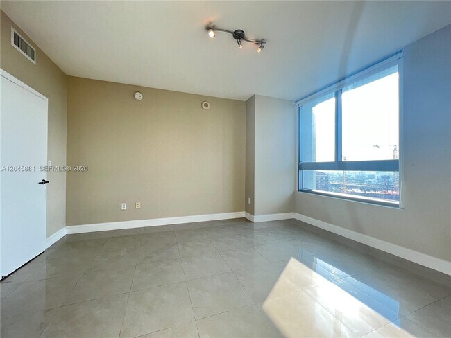 Photo - 90 SW 3rd St Unit 1710