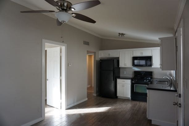 Kitchen - 2308 N 28th Pl Unit 3