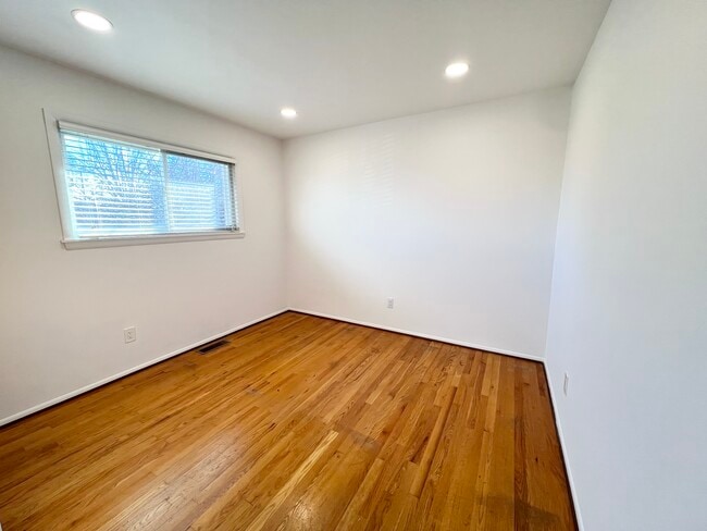 Photo - 30541 McGrath Dr