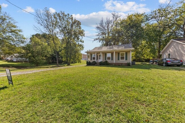 Photo - 133 E Street Clarksville, TN 37042