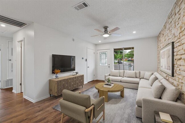 Photo - 2616-2618 Audubon Pl Unit 2618