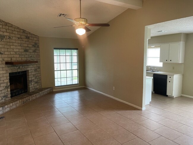 Photo - Great home Located in the hart of Flour Bluff. Walking distance to Flour Bluff schools