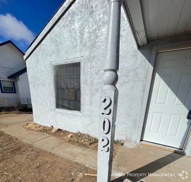 Building Photo - 202 S Virginia St Rental