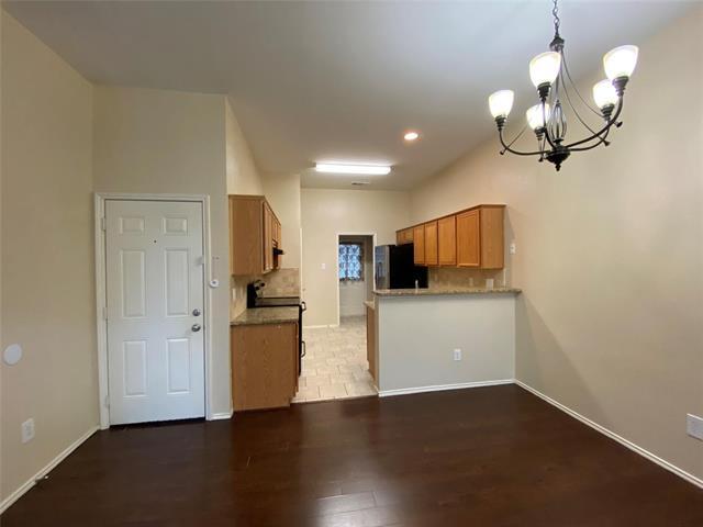 Photo - 550 Monarch Dr