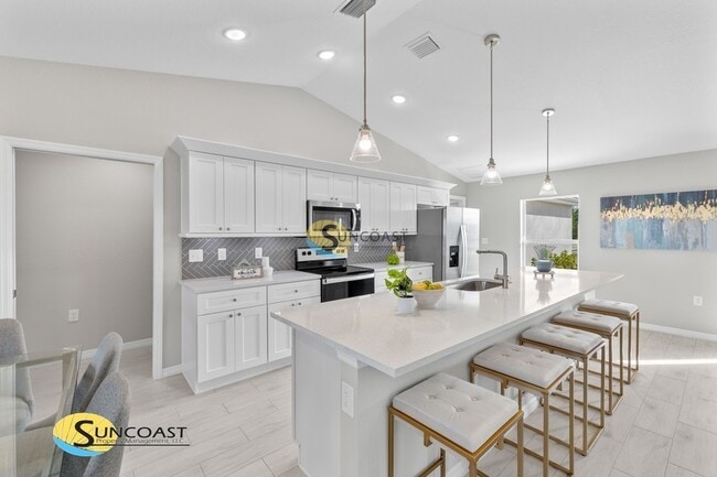 Building Photo - 3929 NE 16th Pl