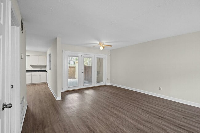 Photo - 1013 Windrose Dr