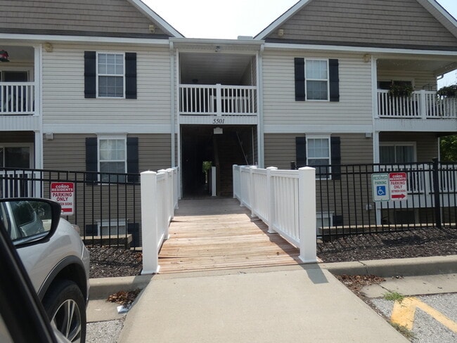 Photo - Beautiful Condo in North Kansas City School District! Unit 3B
