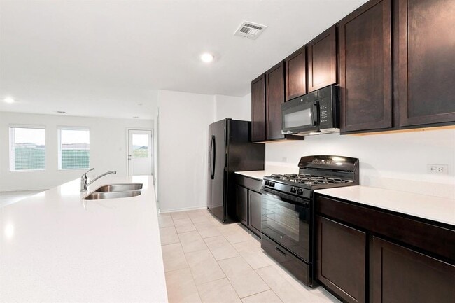 Photo - 2304 Bleecker St
