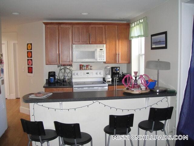 Photo - 836 Huntington Ave Unidad 3