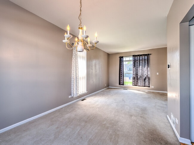 1810 Van Dyke Ln