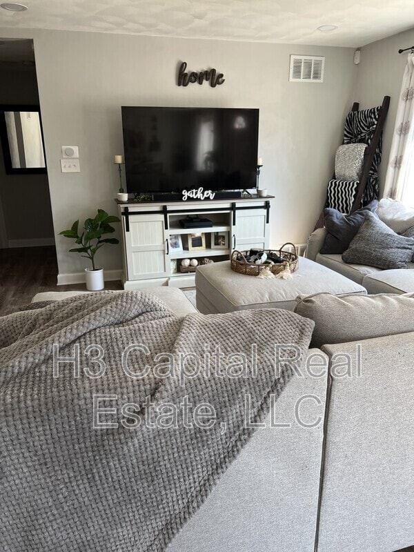 Photo - 115 Alice Dr