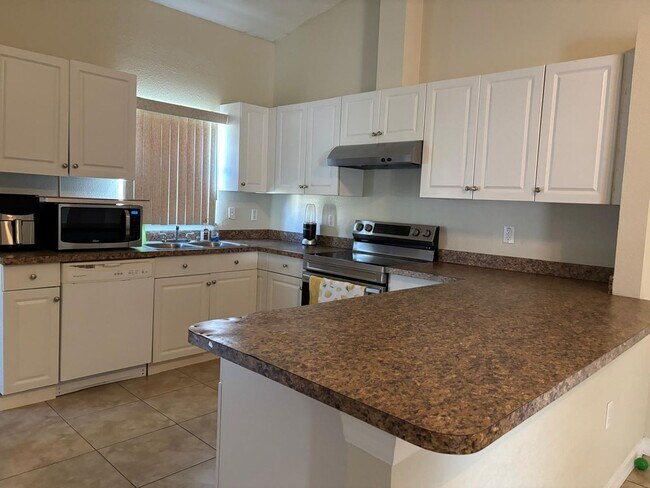 Photo - 616 Valencia Ct