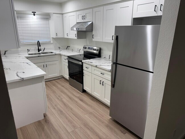 Photo - 2118 N Glenn Ave Unidad 2122 N. Glenn Ave